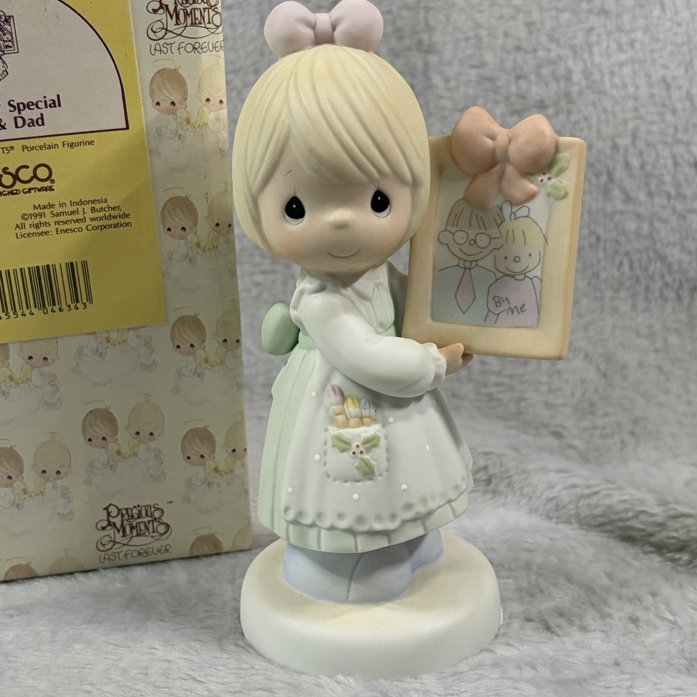 Precious Moments 521434‎ To A Very Special Mom & Dad Figurine 1991 w Box